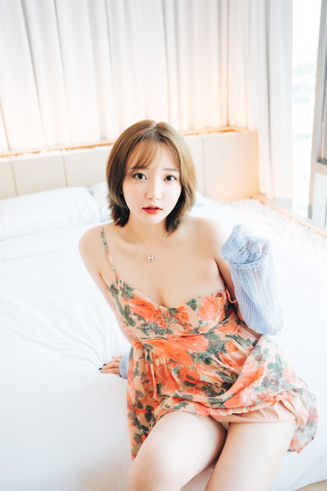 Loozy Son Ye-Eun 손예은 – Lover In Hotel Part 1