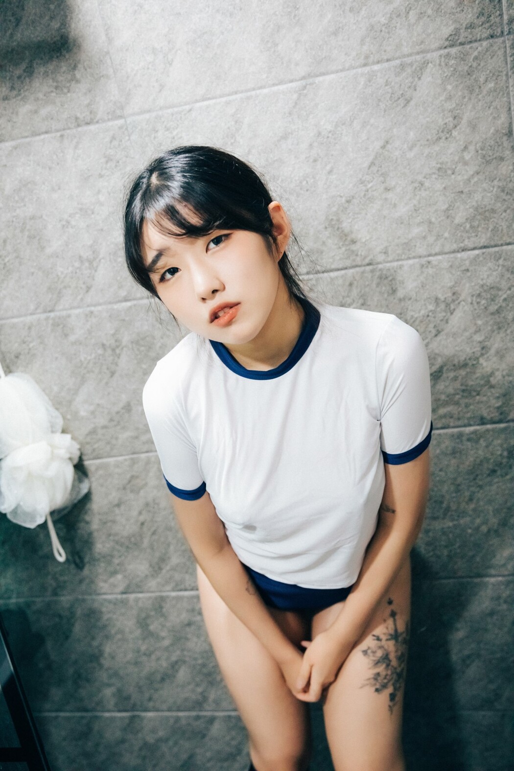 Loozy SonSon 손손 – Date At Home S Ver