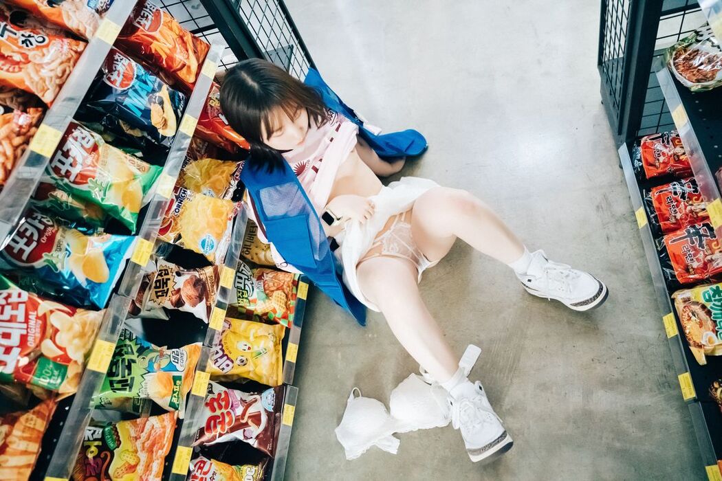 Loozy Yeri – Pocket Girl Alba B