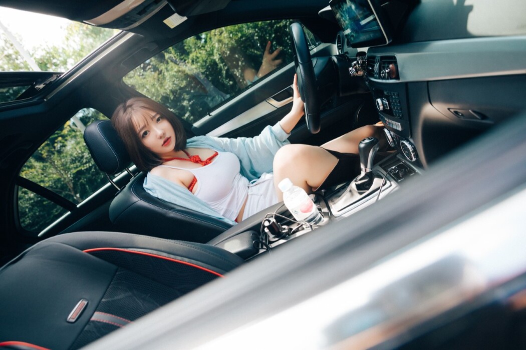 Loozy Son Ye-Eun 손예은 – SM CarXXX
