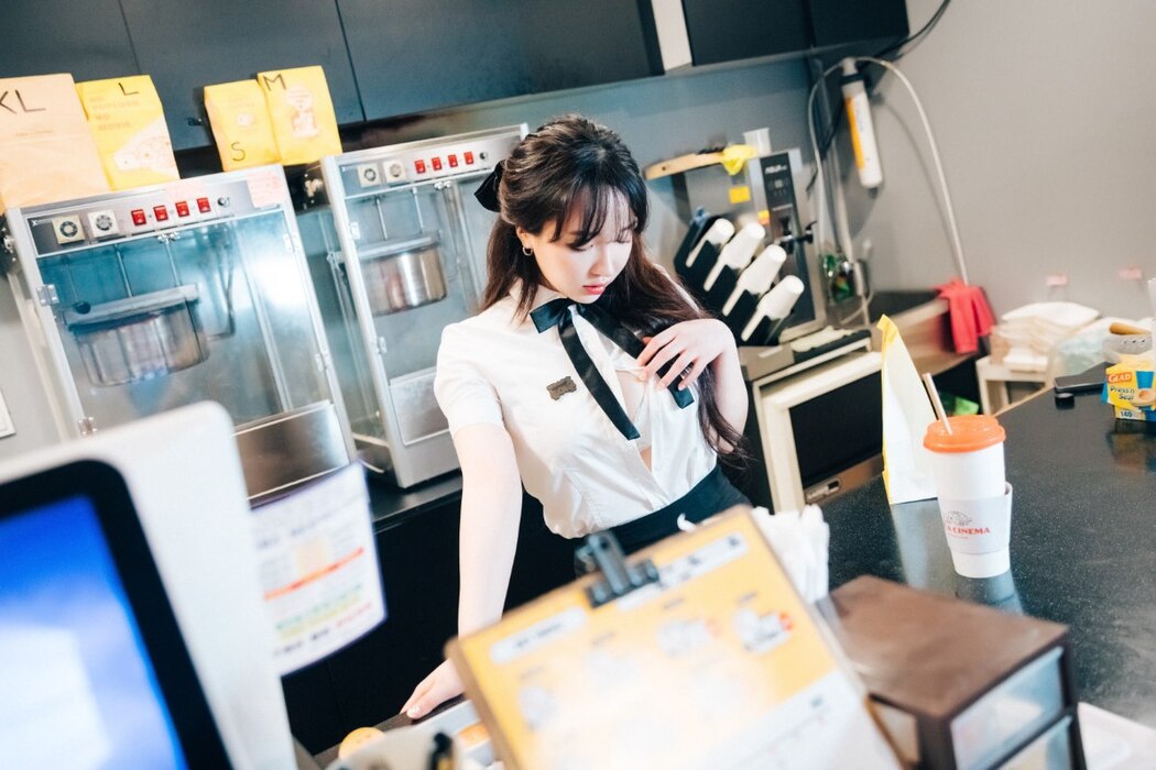 Loozy Son Ye-Eun 손예은 – Ticket Girl A