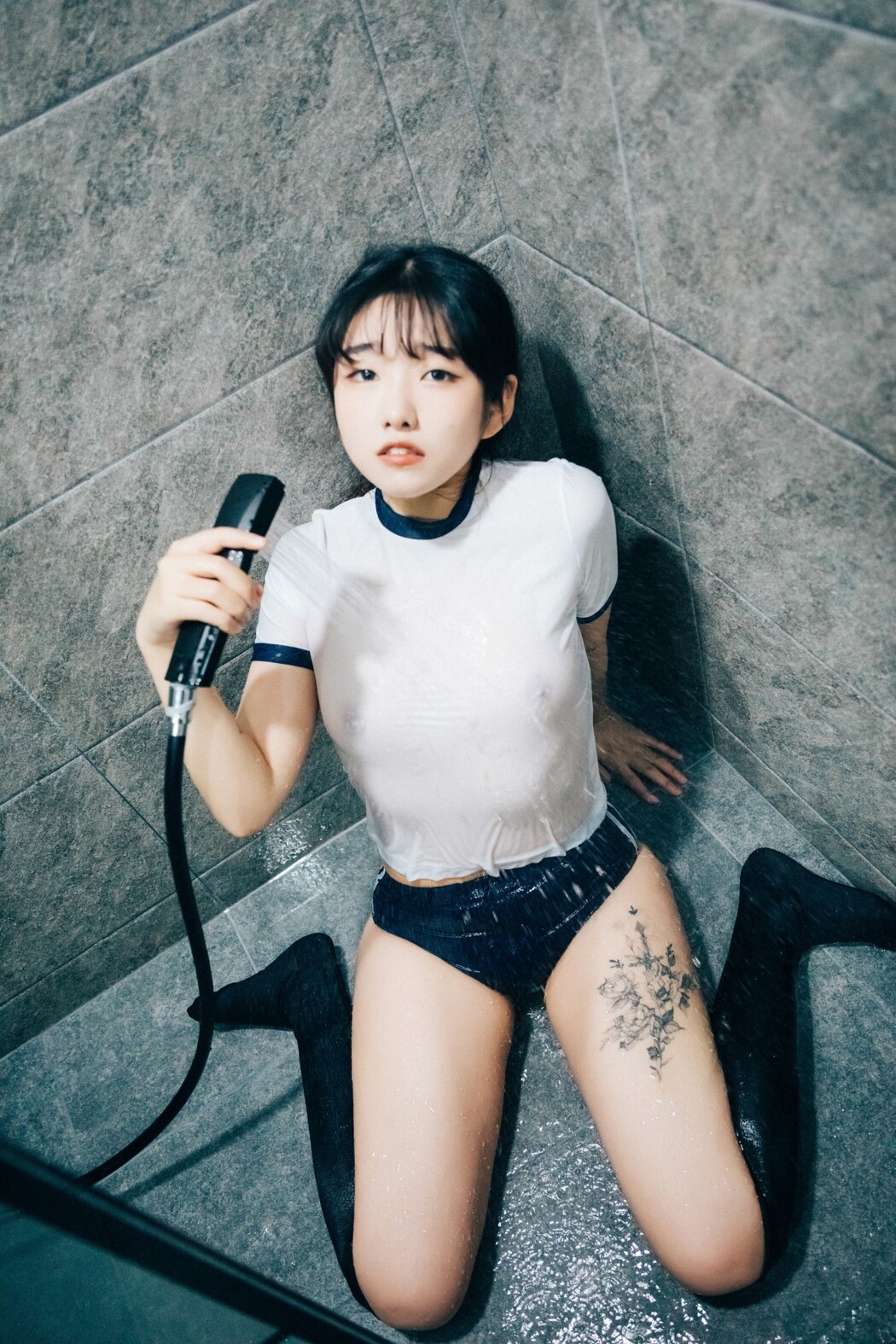 Loozy SonSon 손손 – Date At Home S Ver
