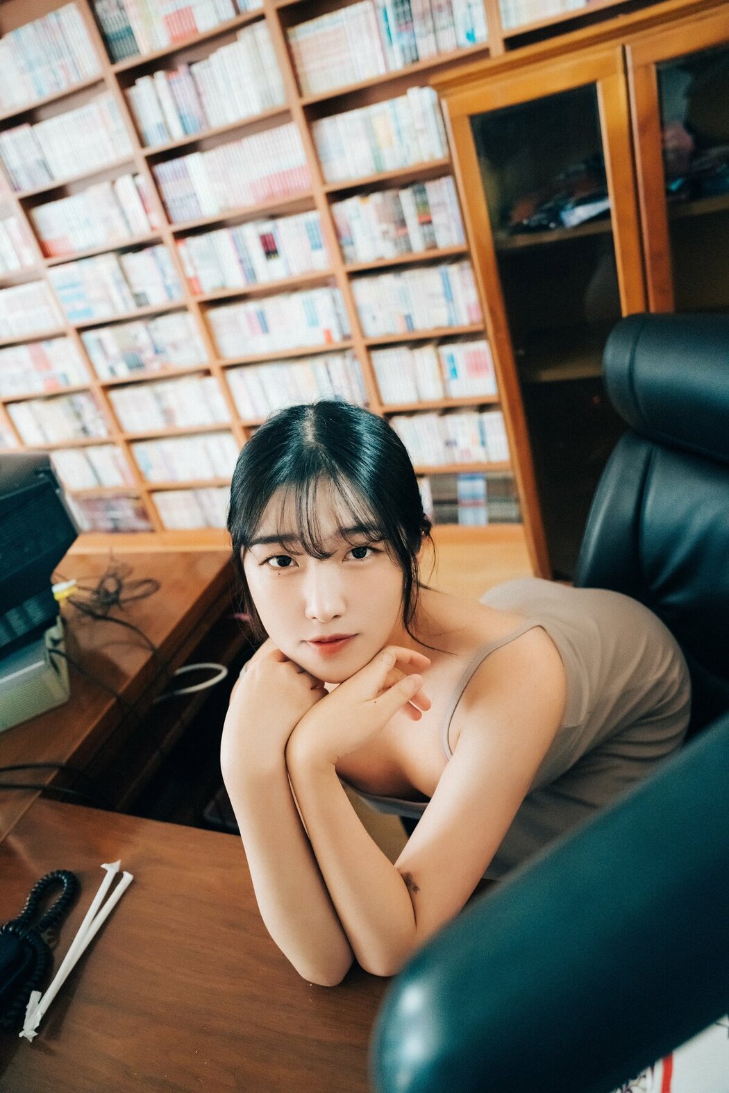 Loozy Sonson 손손 – Comic Shop Girl S.Ver A
