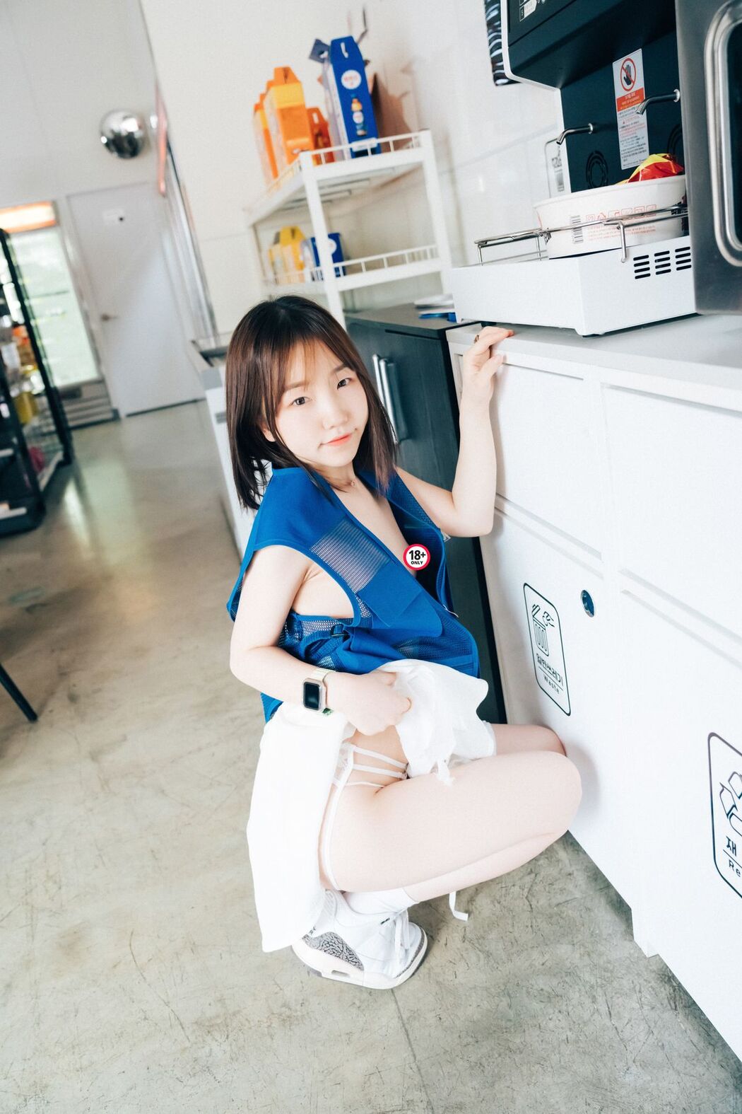 Loozy Yeri – Pocket Girl Alba B