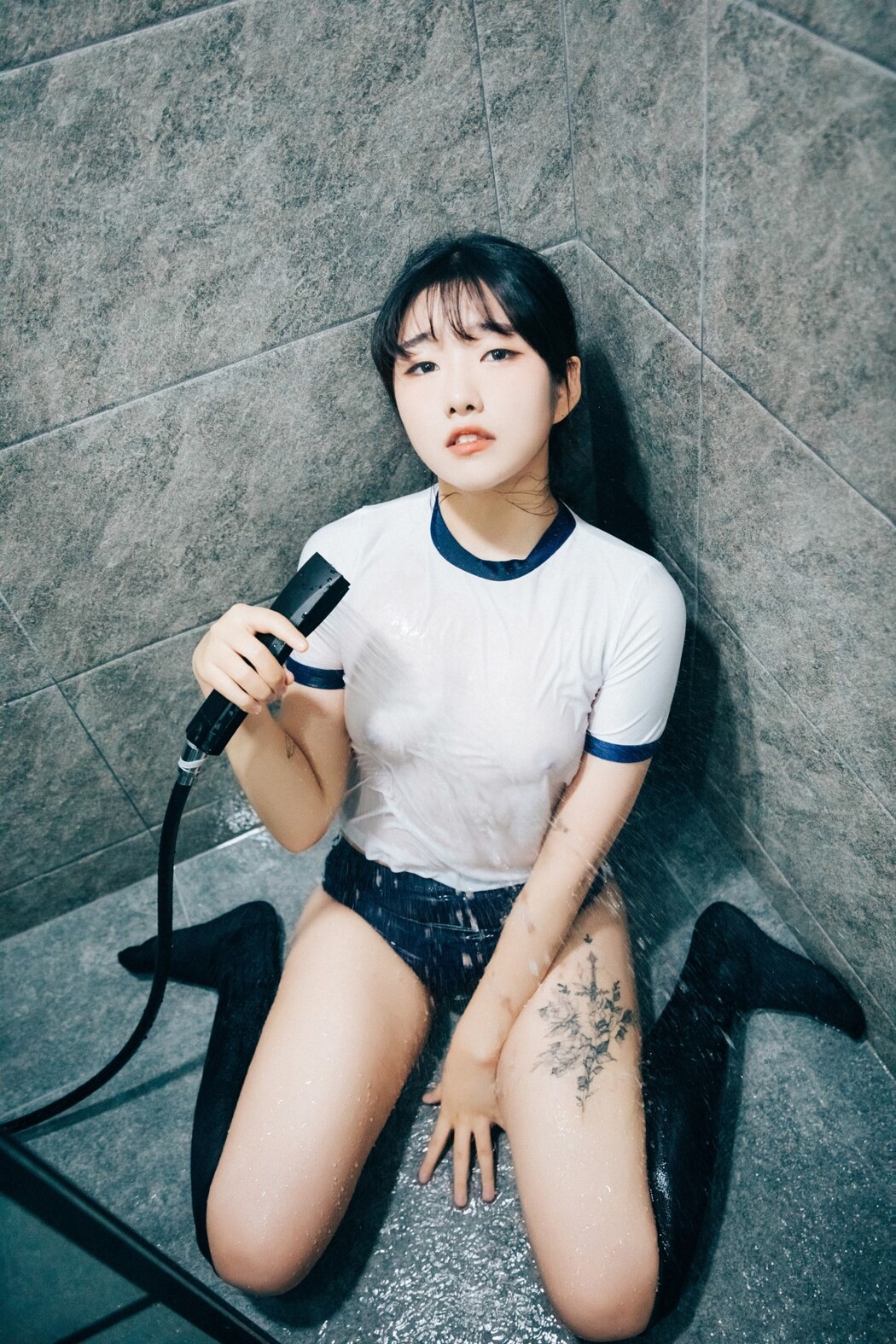 Loozy SonSon 손손 – Date At Home S Ver