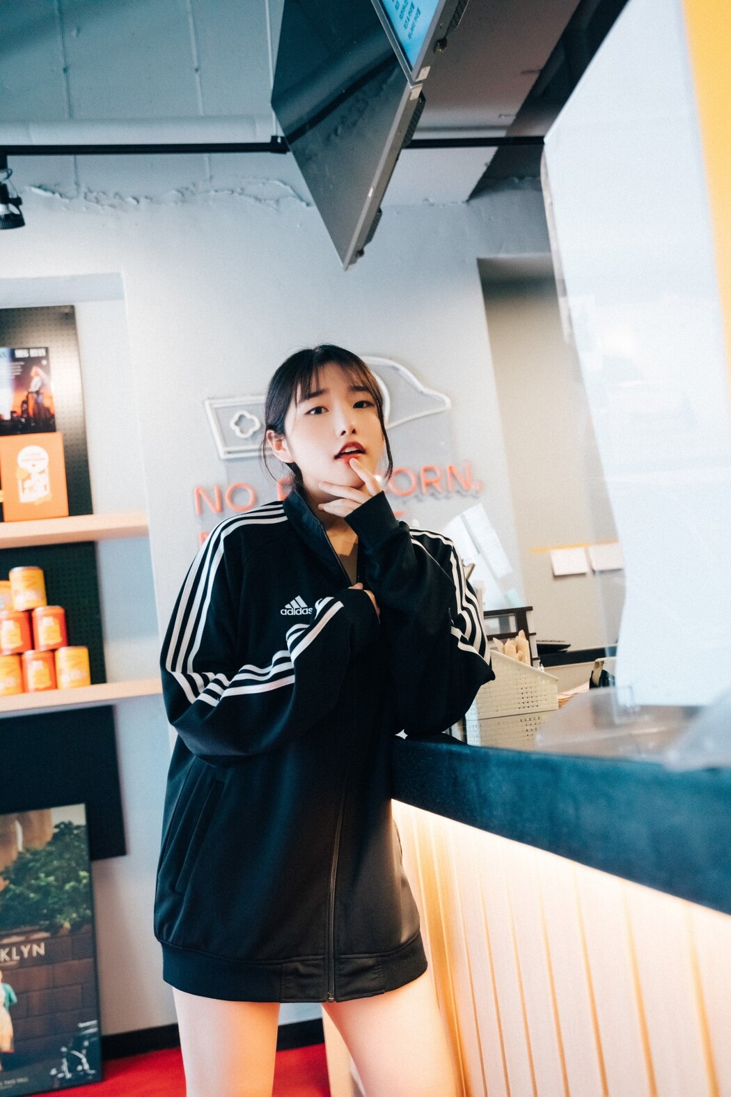 Loozy Sonson 손손 Cinema Girl S.Ver