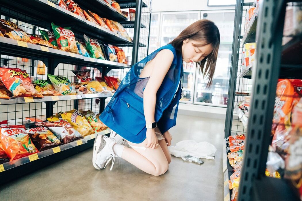 Loozy Yeri – Pocket Girl Alba B