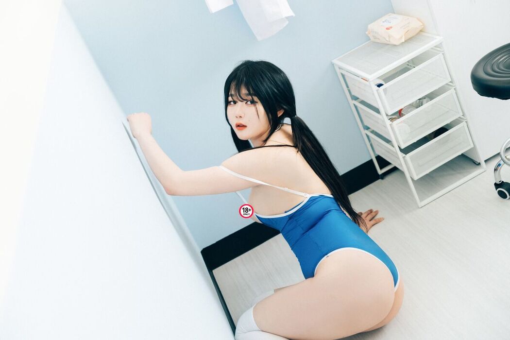 Loozy Sonson 손손 x Zia 지아 – Bitch Academy A