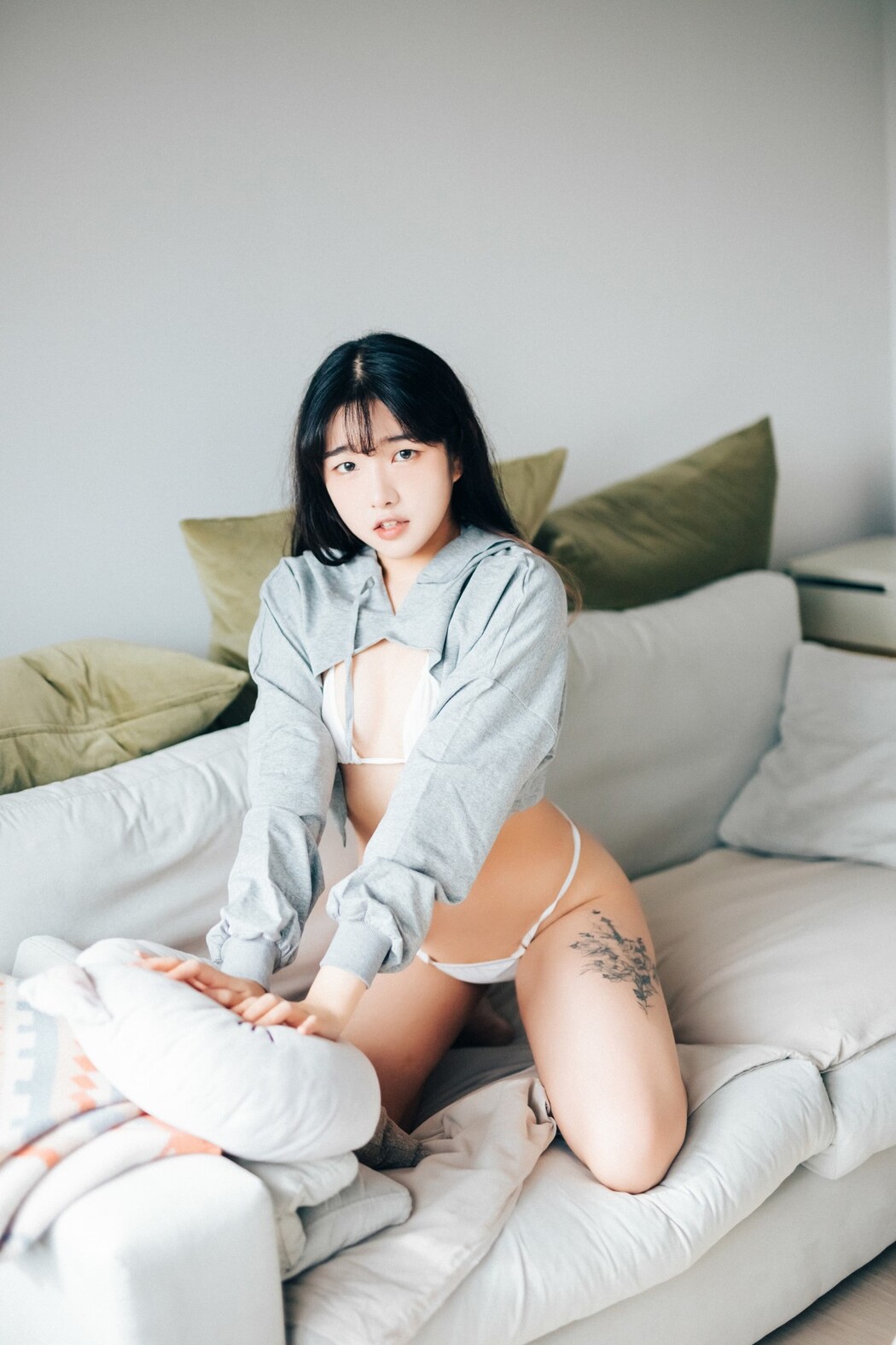 Loozy SonSon 손손 – Date At Home S Ver