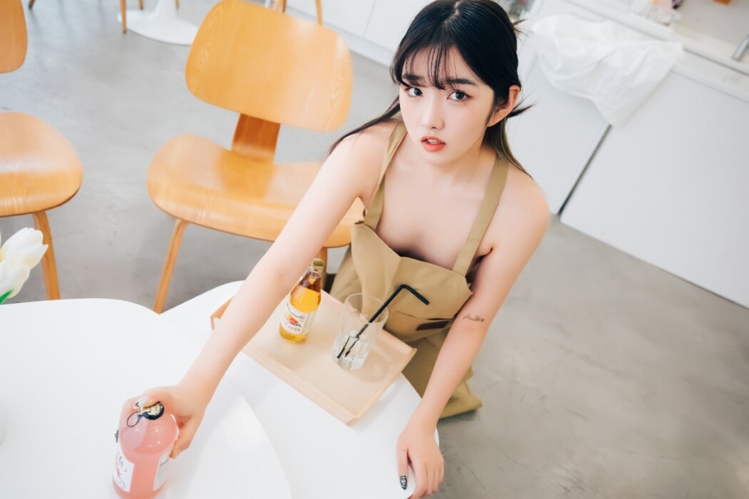 Loozy Sonson 손손 – Nude Apron
