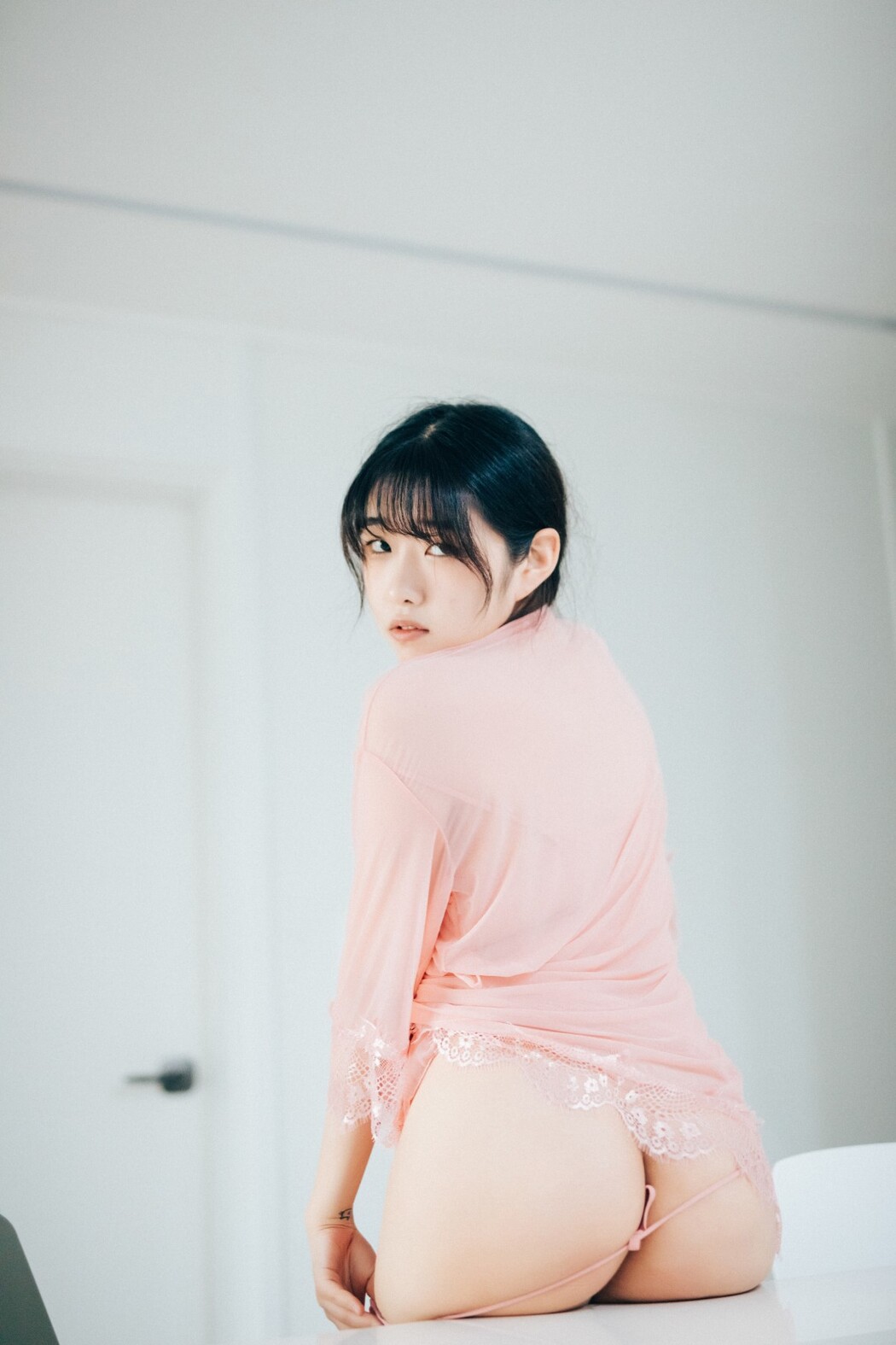Loozy SonSon 손손 – Date At Home S Ver