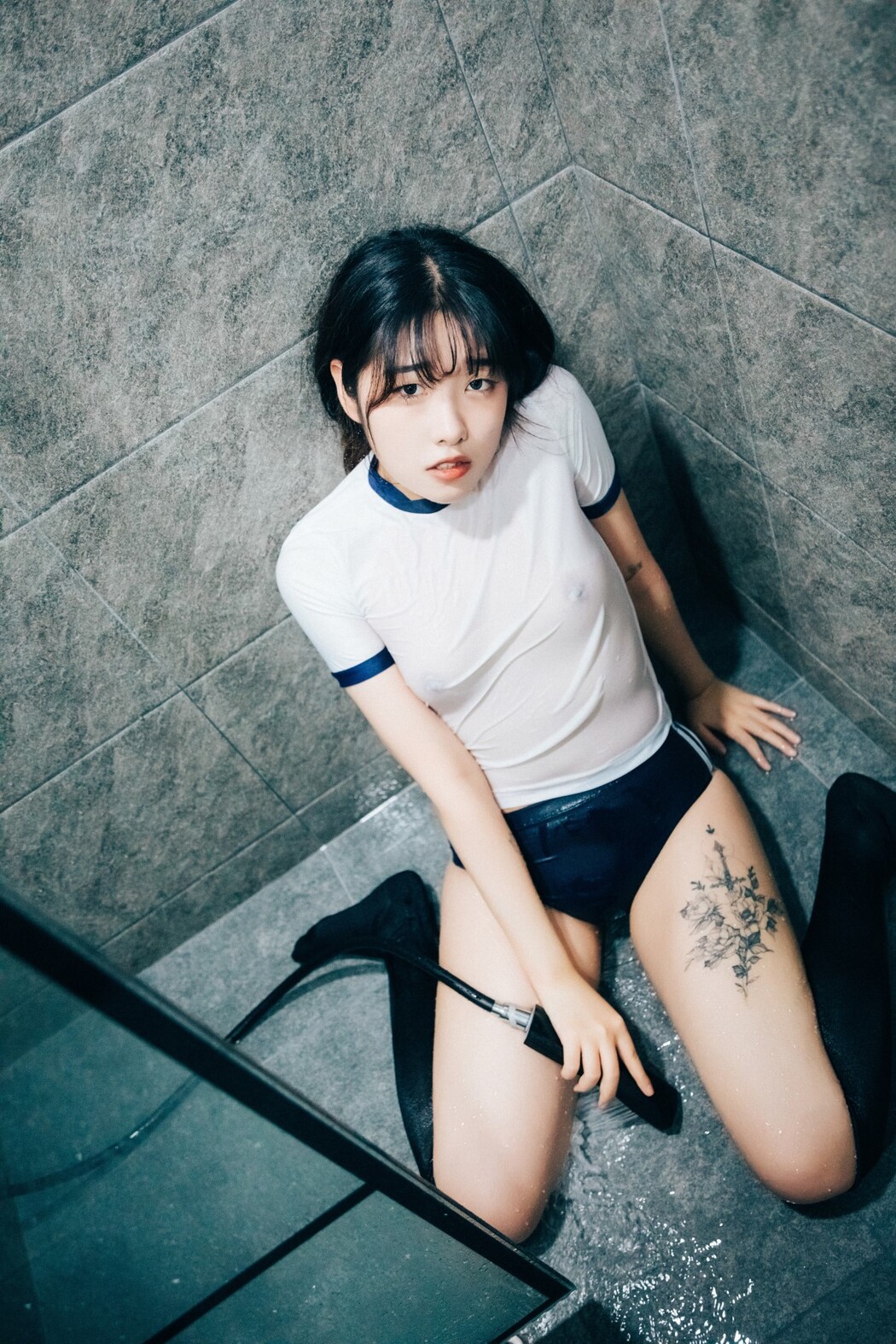 Loozy SonSon 손손 – Date At Home S Ver