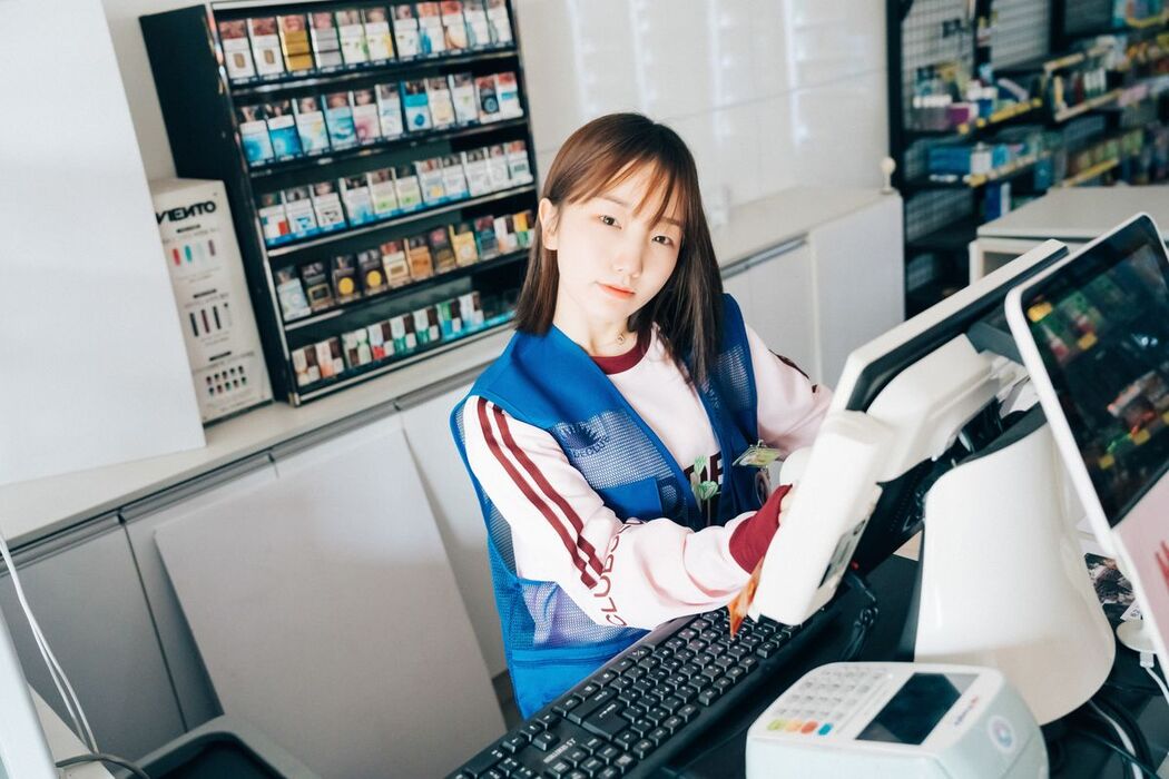 Loozy Yeri – Pocket Girl Alba A