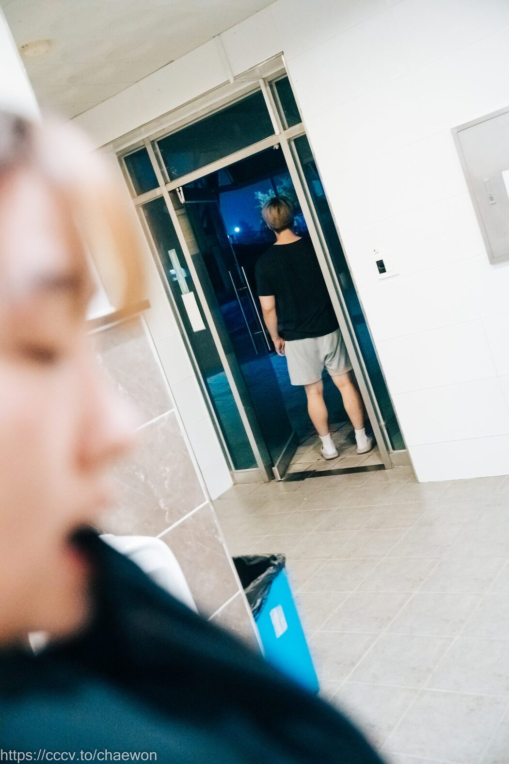 Loozy SonSon 손손 – Public Toilet A