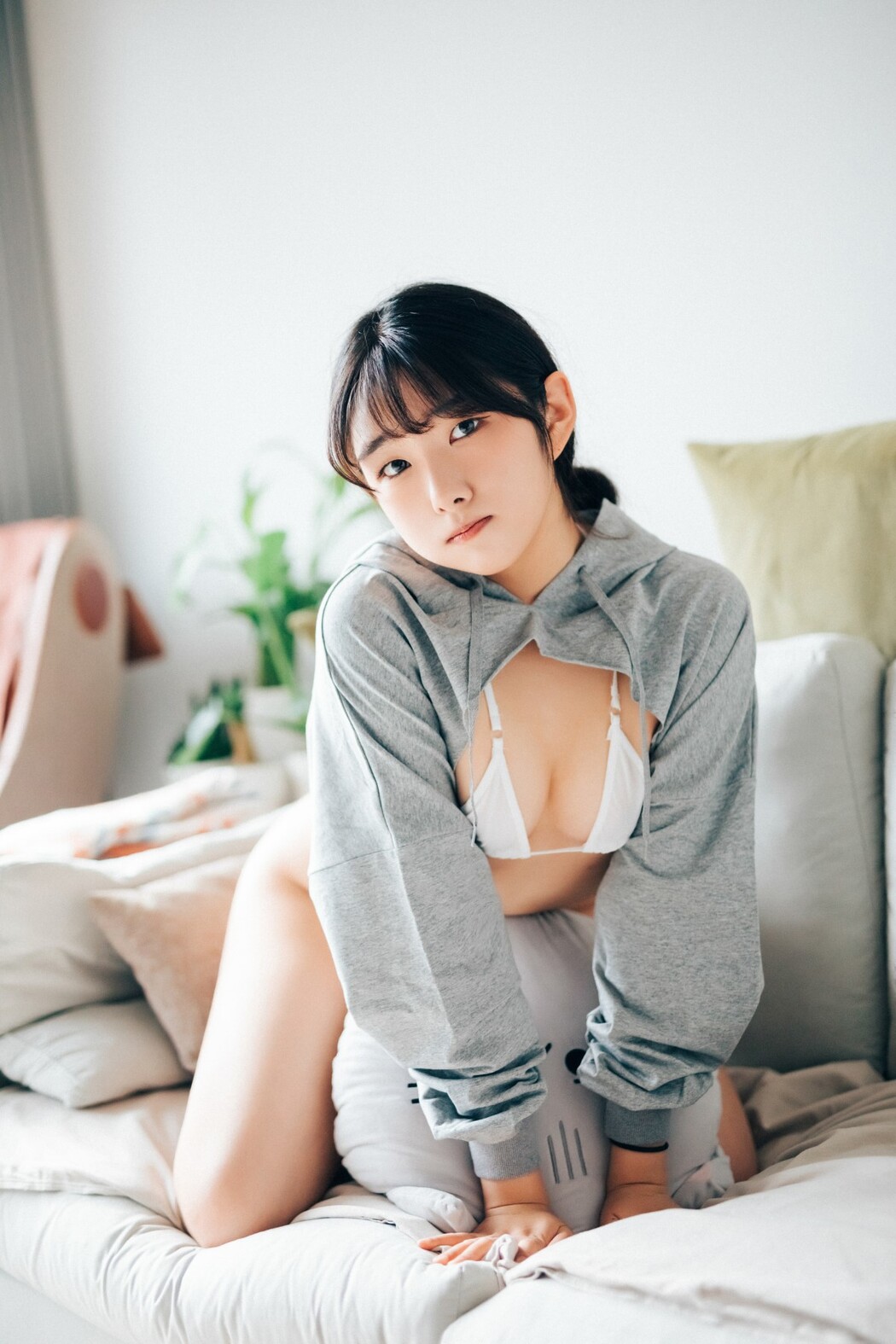 Loozy SonSon 손손 – Date At Home S Ver