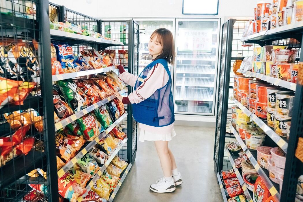 Loozy Yeri – Pocket Girl Alba A