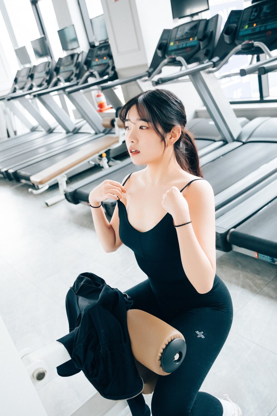Loozy Sonson 손손 – Personal Trainer S.Ver