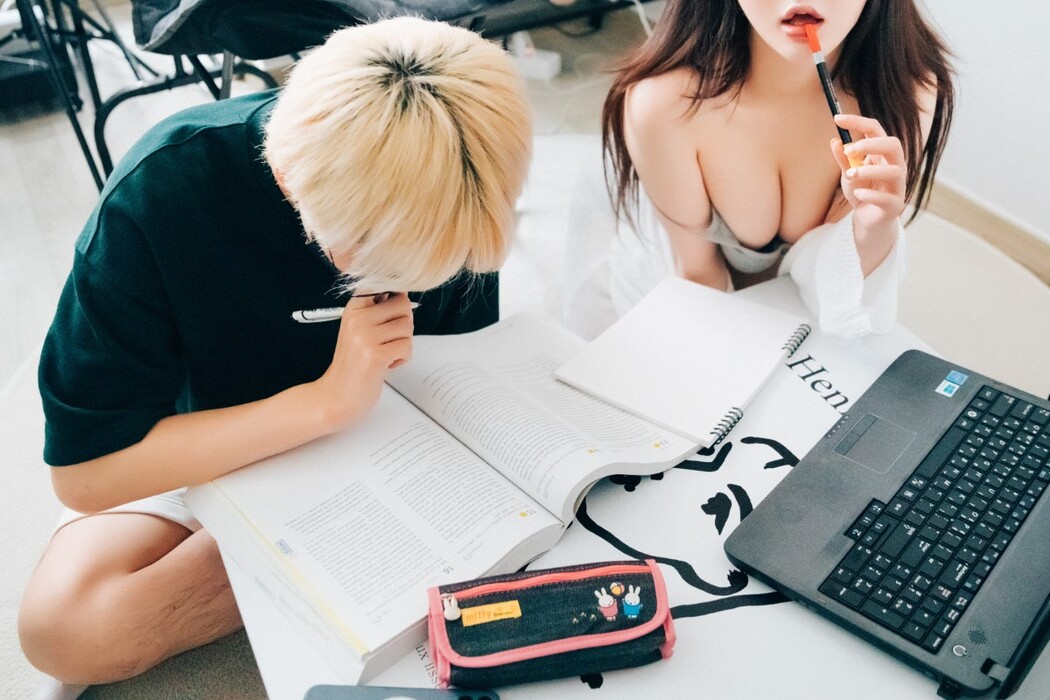 Loozy Son Ye-Eun 손예은 – Private Tutor S.Ver