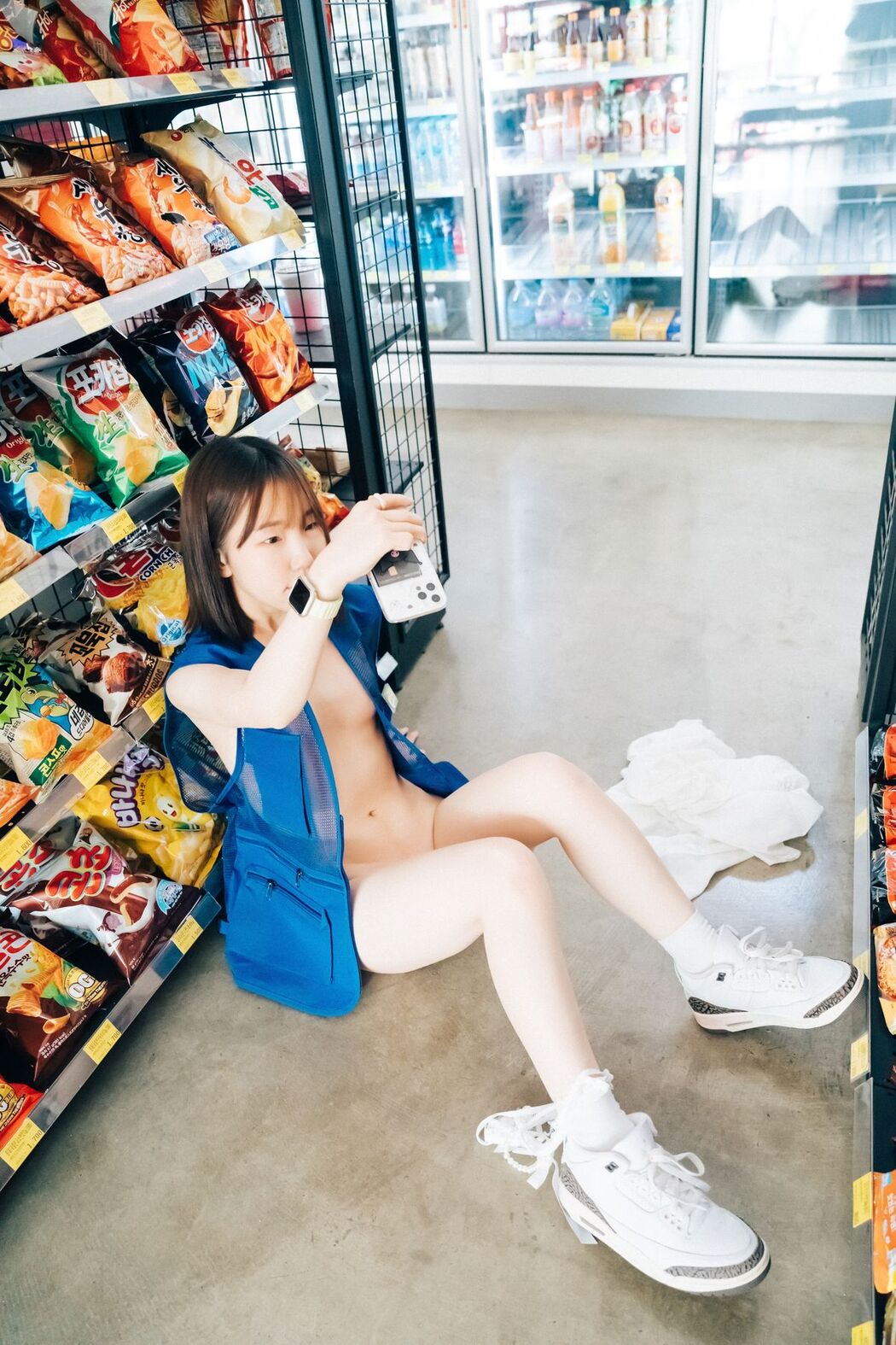Loozy Yeri – Pocket Girl Alba B