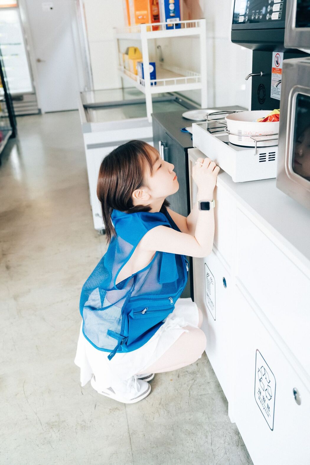 Loozy Yeri – Pocket Girl Alba A
