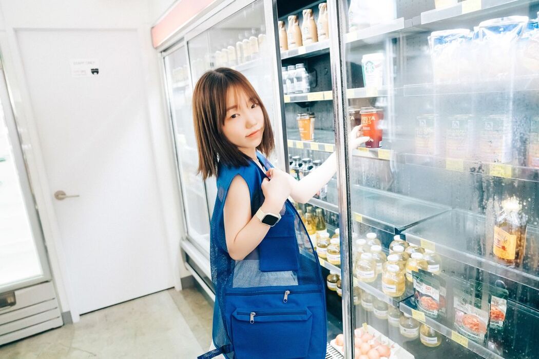 Loozy Yeri – Pocket Girl Alba A