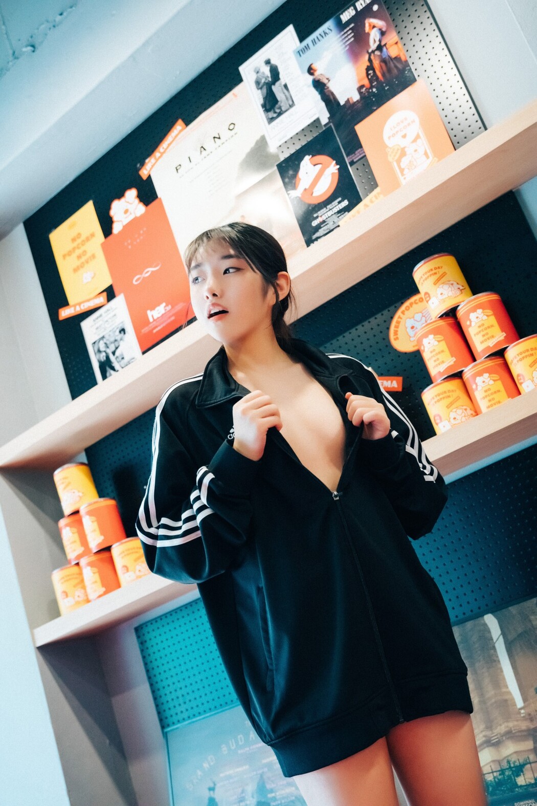 Loozy Sonson 손손 Cinema Girl S.Ver