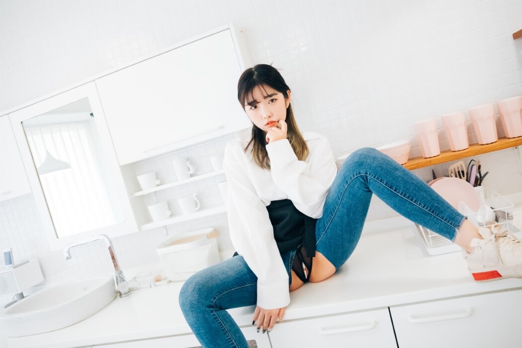 Loozy Sonson 손손 – Nude Apron