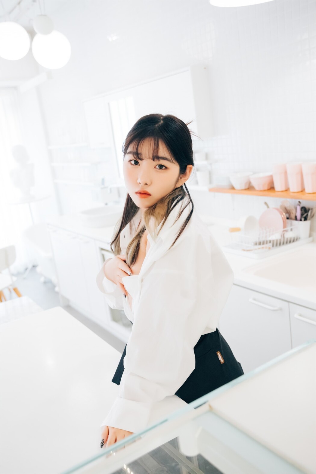 Loozy Sonson 손손 – Nude Apron