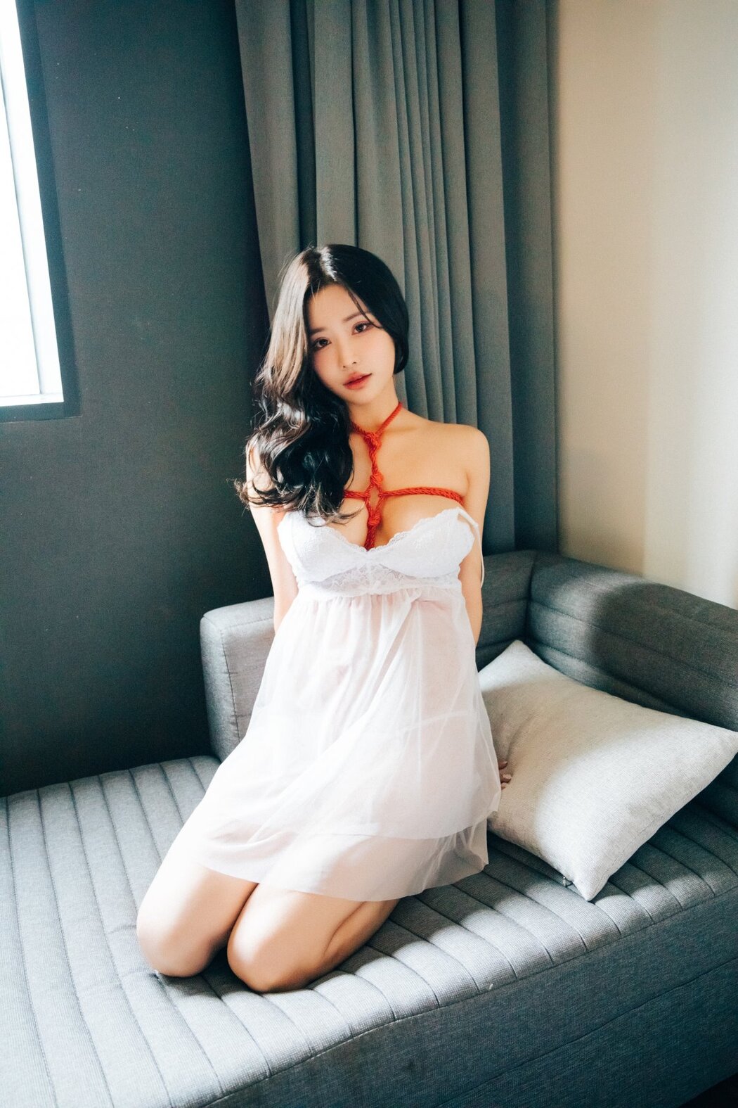 Loozy YeonYu 연유 – Take Off A Sticker A