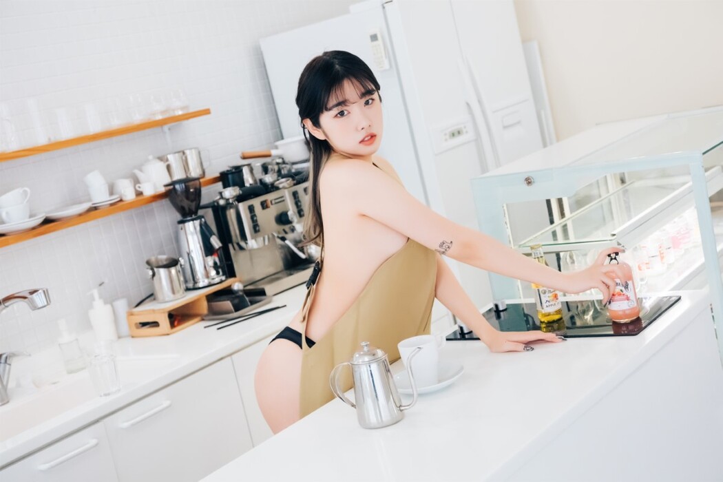 Loozy Sonson 손손 – Nude Apron