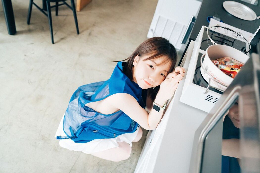 Loozy Yeri – Pocket Girl Alba A