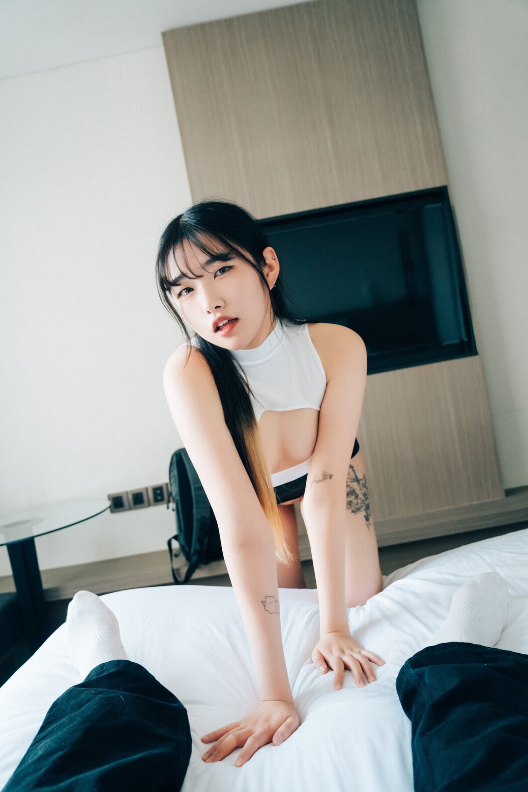 Loozy SonSon 손손 – Spit On Mex A
