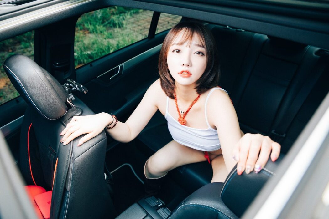 Loozy Son Ye-Eun 손예은 – SM CarXXX