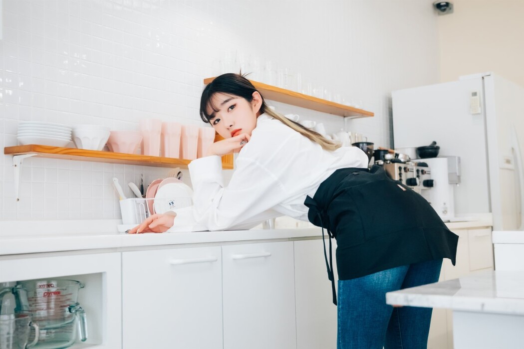 Loozy Sonson 손손 – Nude Apron