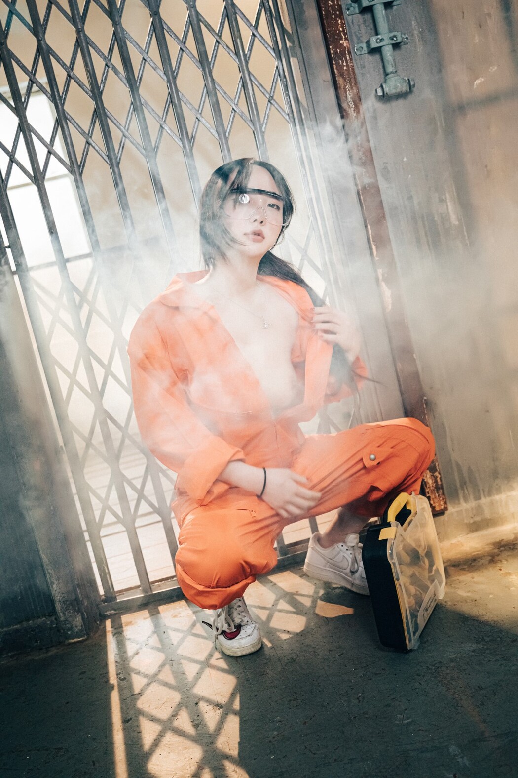 Loozy Son Ye-Eun 손예은 – Where Are My Tools