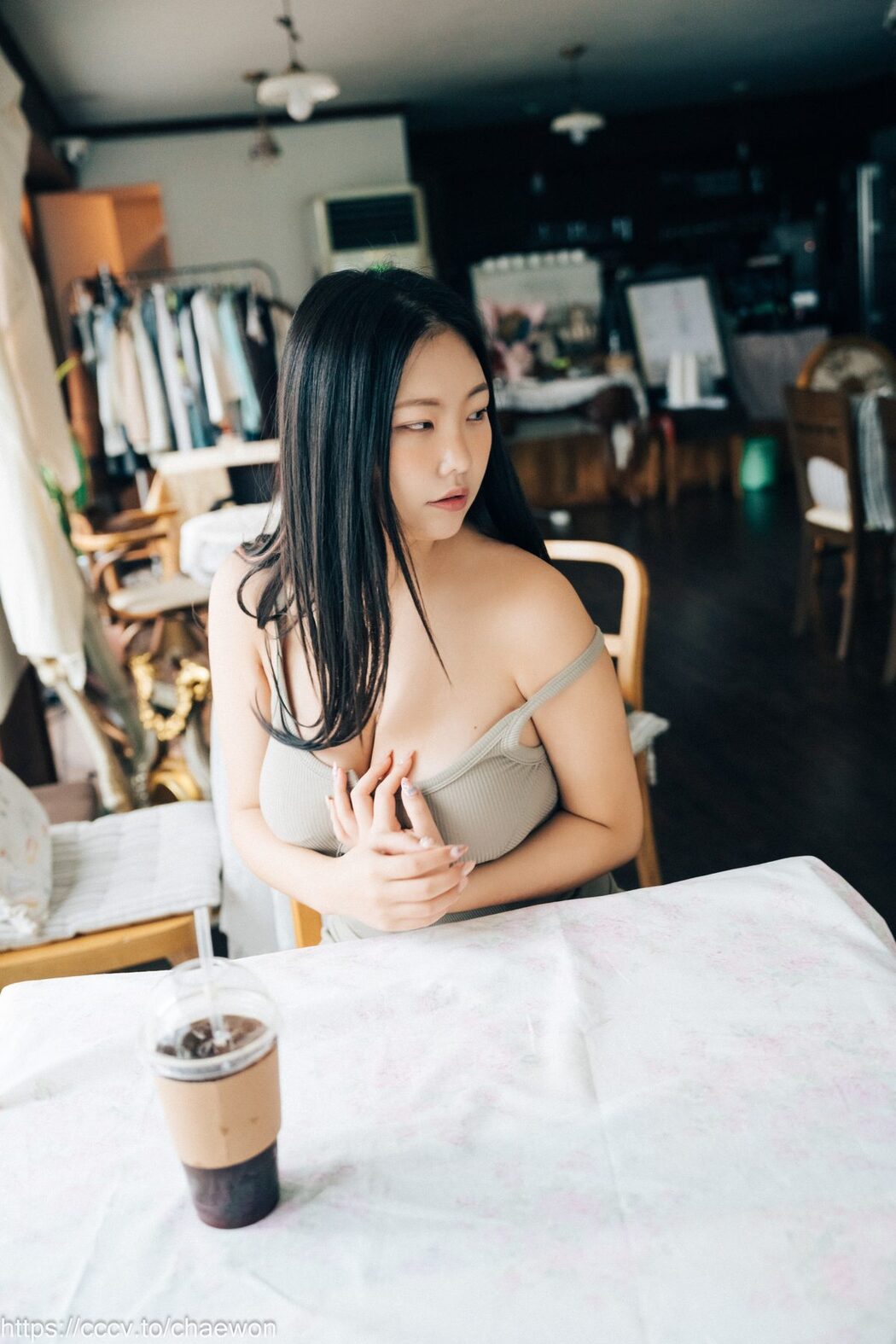 Loozy Ssunskey – Role Cafe B