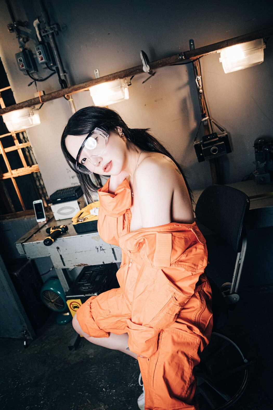 Loozy Son Ye-Eun 손예은 – Where Are My Tools