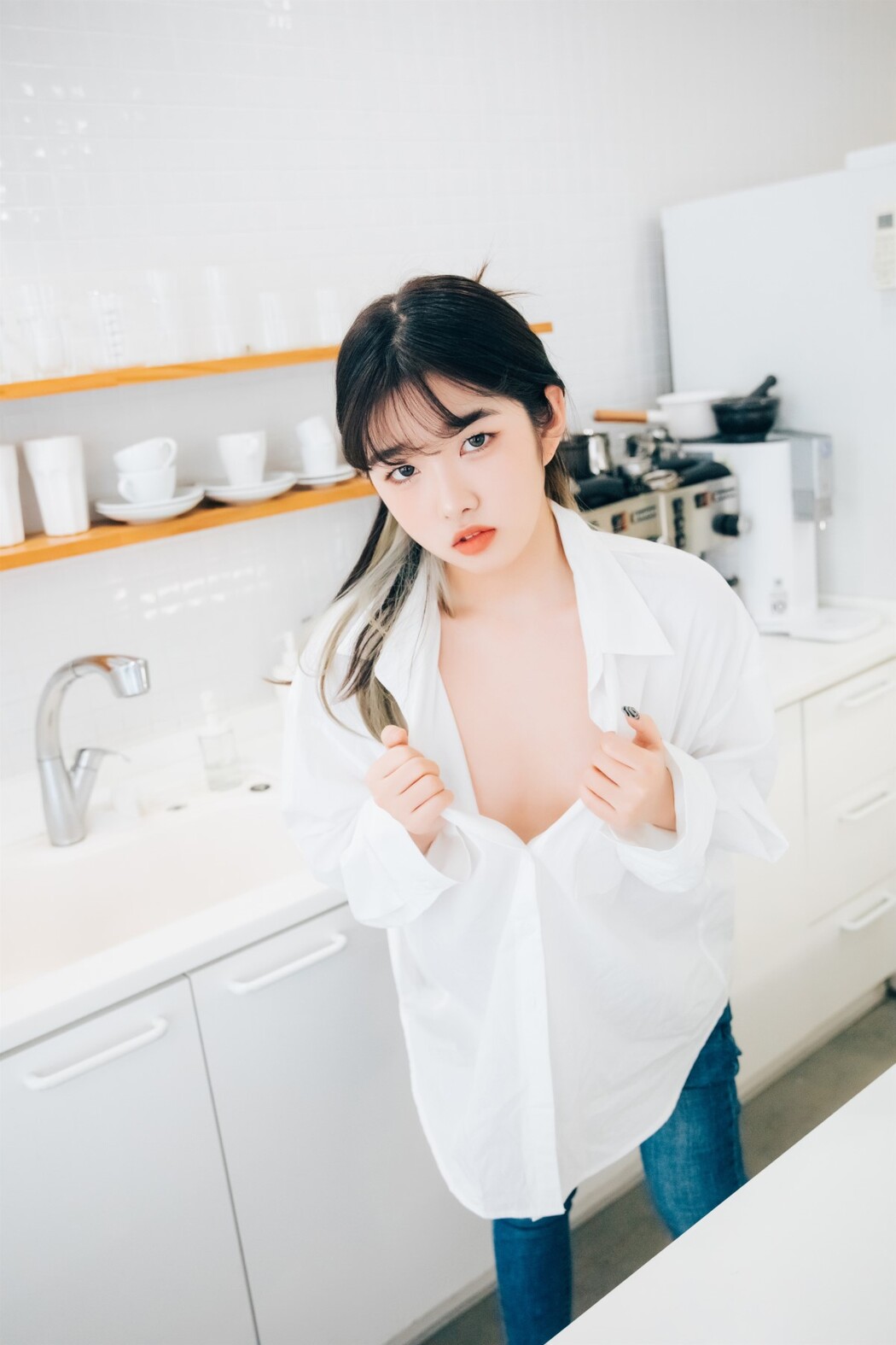 Loozy Sonson 손손 – Nude Apron