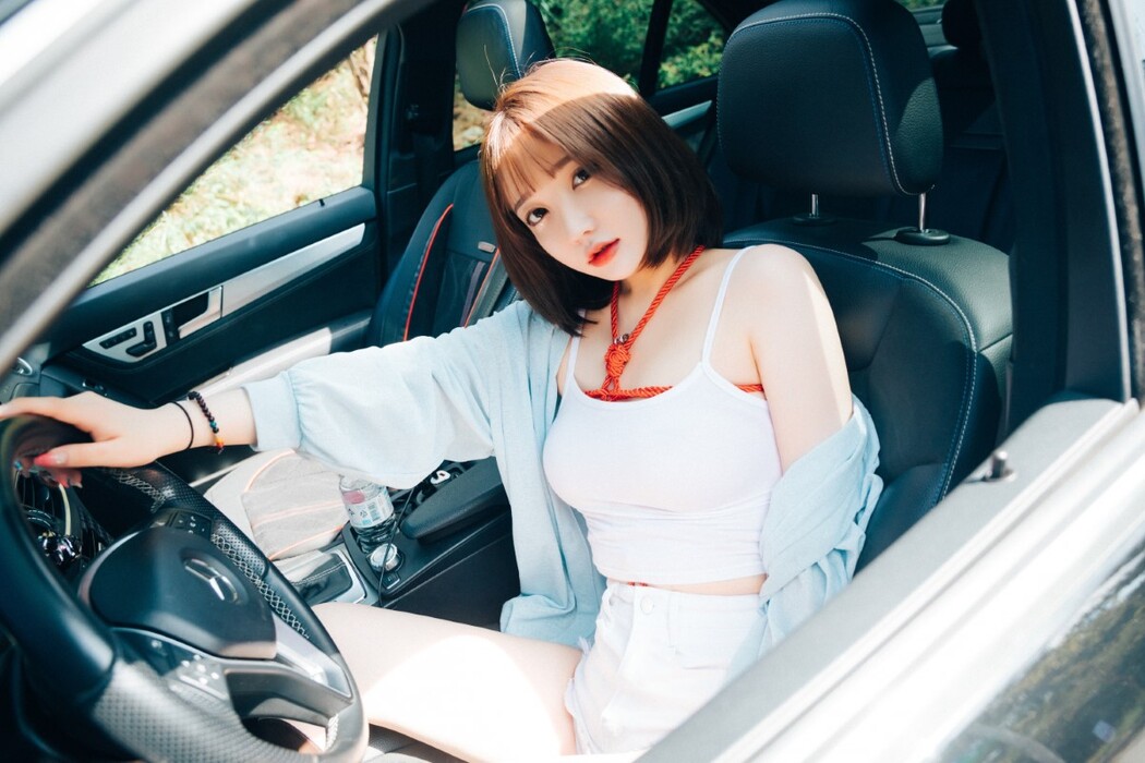 Loozy Son Ye-Eun 손예은 – SM CarXXX