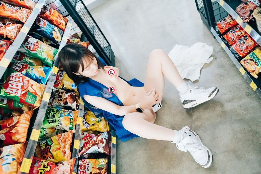 Loozy Yeri – Pocket Girl Alba B