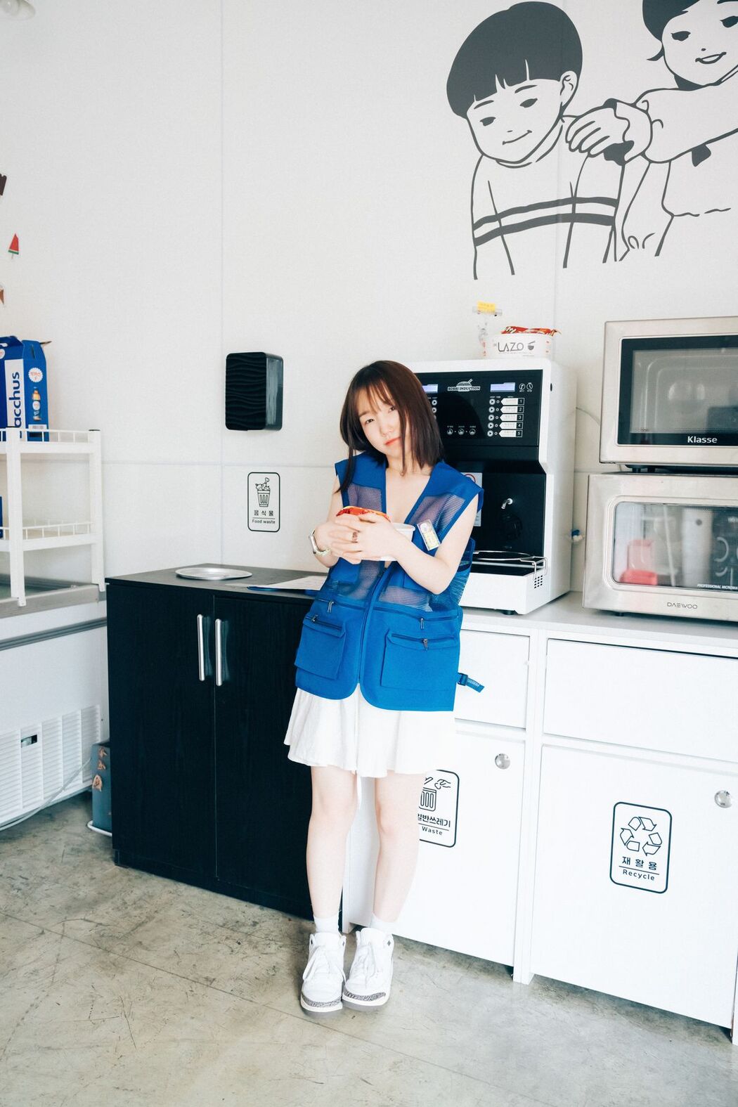 Loozy Yeri – Pocket Girl Alba A