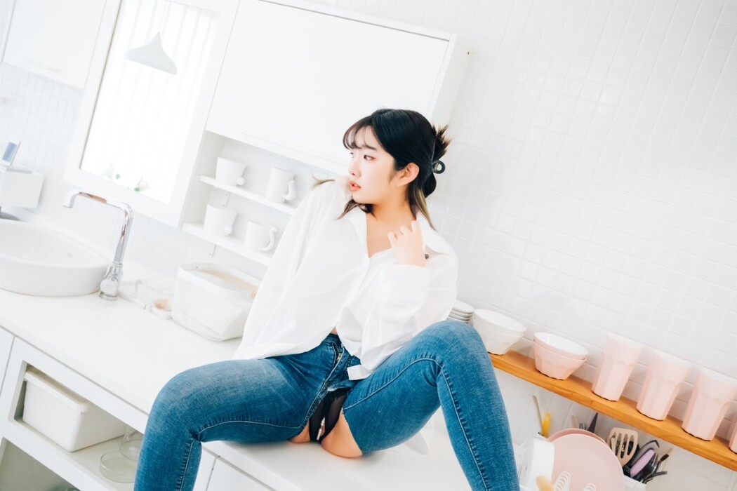 Loozy Sonson 손손 – Nude Apron
