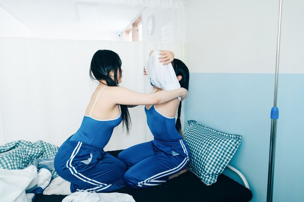 Loozy Sonson 손손 x Zia 지아 – Bitch Academy B