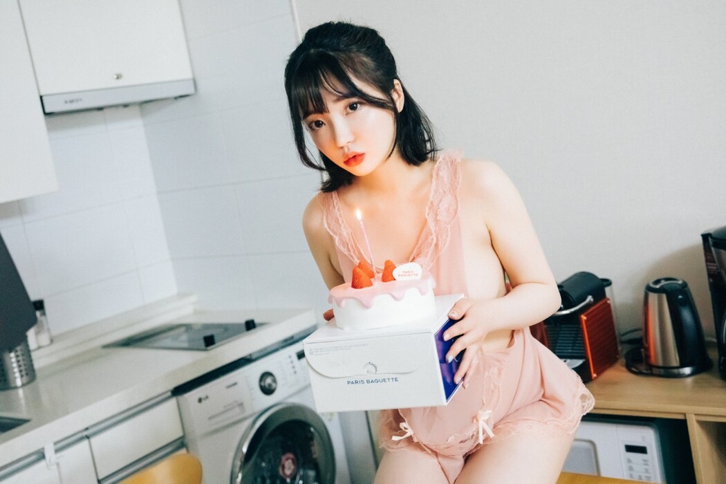 Loozy Son Ye-Eun 손예은 Happy Birthday S.Ver A