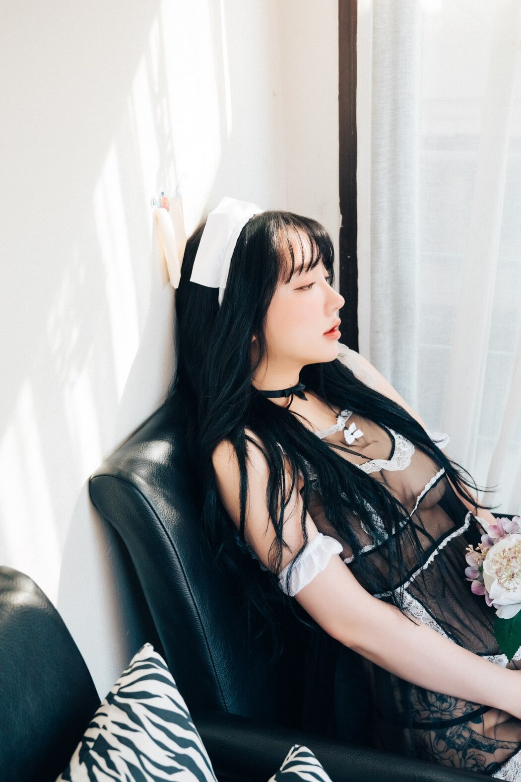Loozy Son Ye-Eun 손예은 – Fetish Cafe