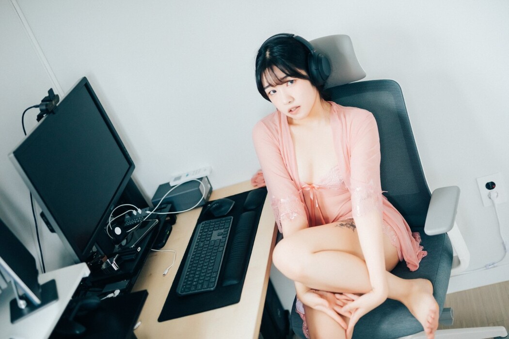 Loozy SonSon 손손 – Date At Home S Ver