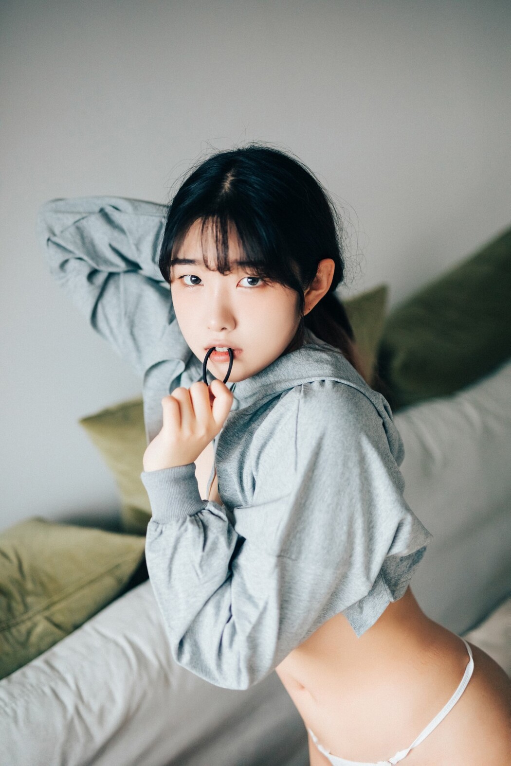 Loozy SonSon 손손 – Date At Home S Ver