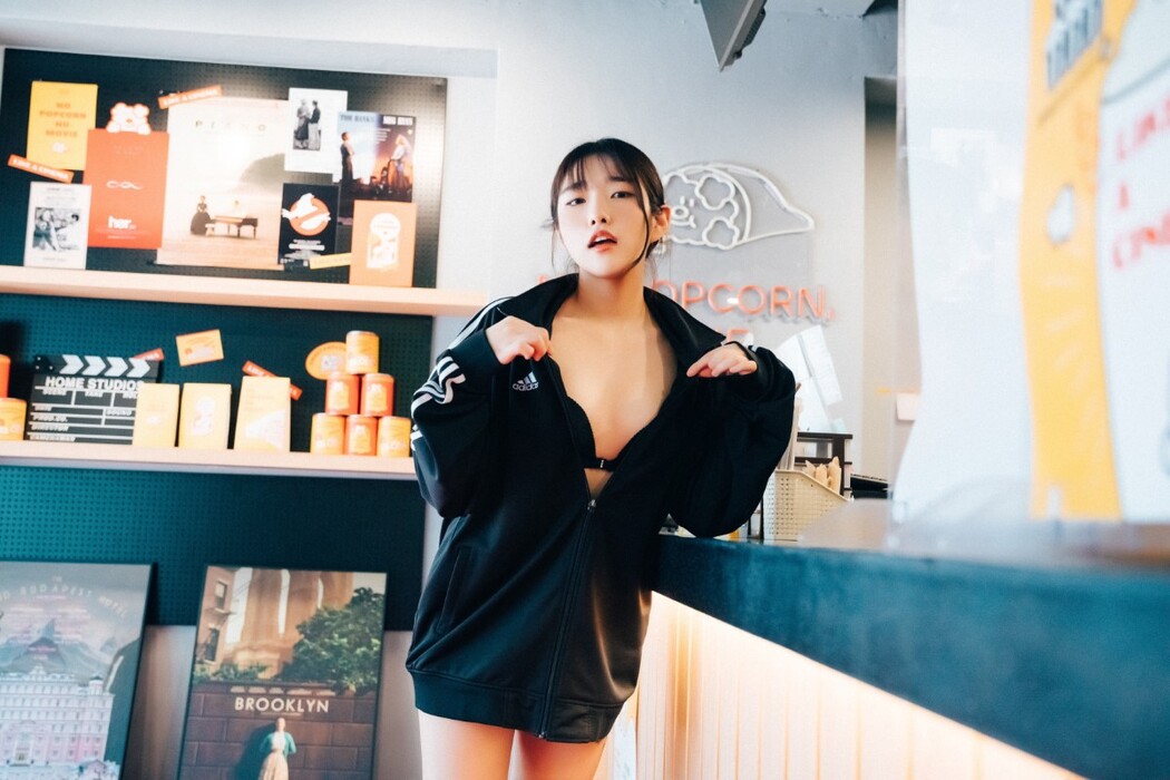 Loozy Sonson 손손 Cinema Girl S.Ver
