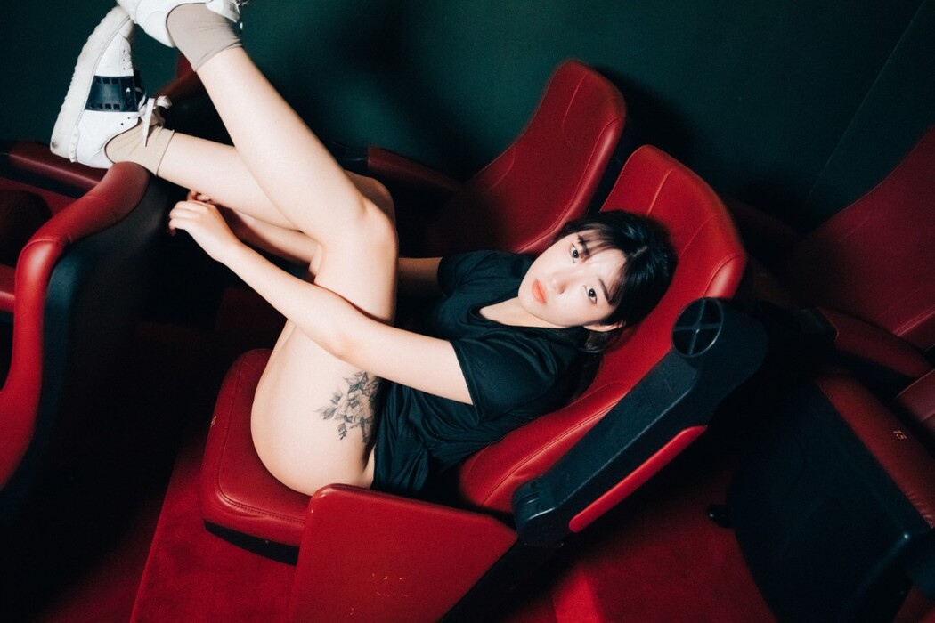 Loozy Sonson 손손 Cinema Girl S.Ver