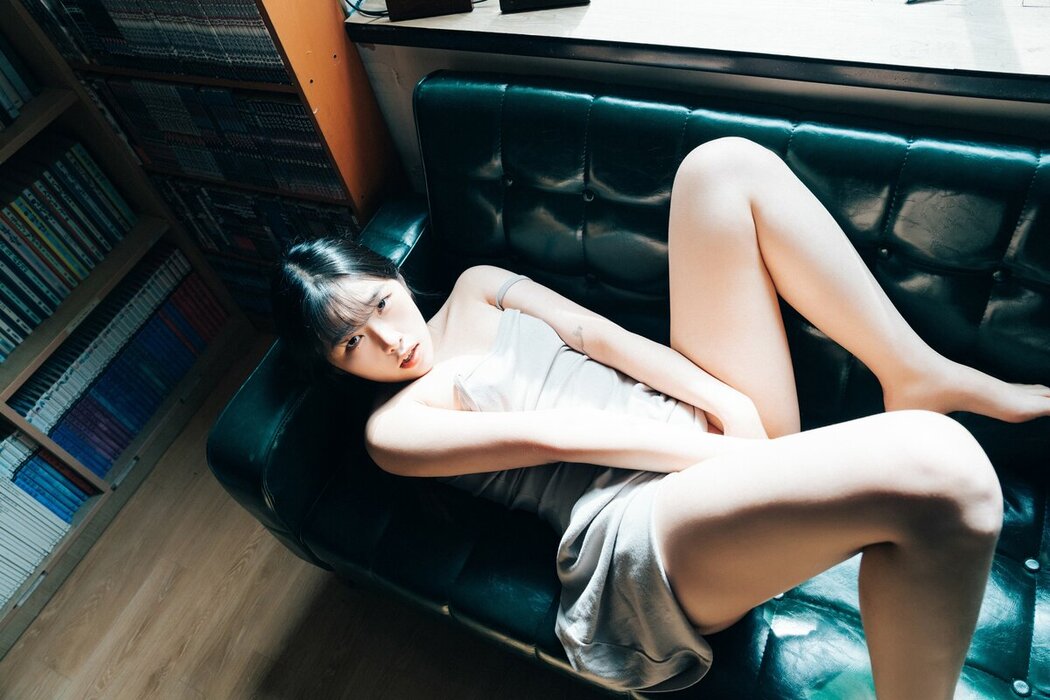 Loozy Sonson 손손 – Comic Shop Girl S.Ver A